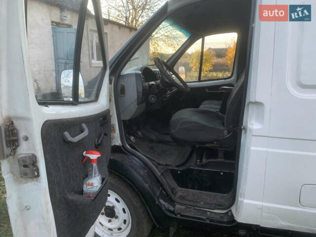 Белый ГАЗ 2752 Соболь, объемом двигателя 2.3 л и пробегом 130 тыс. км за 2500 $, фото 7 на Automoto.ua