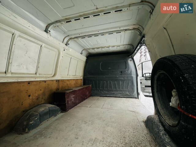 Белый ГАЗ 2752 Соболь, объемом двигателя 2.3 л и пробегом 221 тыс. км за 1900 $, фото 11 на Automoto.ua