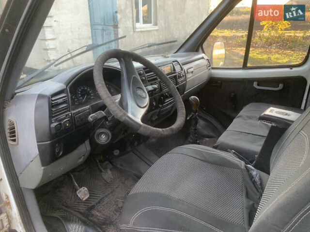 Белый ГАЗ 2752 Соболь, объемом двигателя 2.3 л и пробегом 130 тыс. км за 2500 $, фото 6 на Automoto.ua