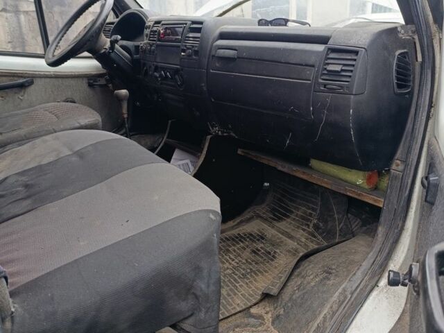 Белый ГАЗ 2752 Соболь, объемом двигателя 2.3 л и пробегом 22 тыс. км за 1000 $, фото 2 на Automoto.ua