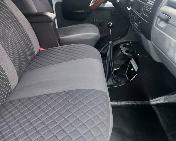 Білий ГАЗ 2752 Соболь, об'ємом двигуна 2.4 л та пробігом 190 тис. км за 2400 $, фото 10 на Automoto.ua