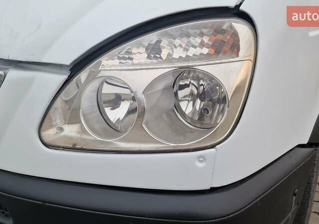 Белый ГАЗ 2752 Соболь, объемом двигателя 2.46 л и пробегом 214 тыс. км за 2200 $, фото 10 на Automoto.ua