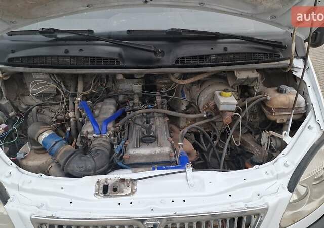 Белый ГАЗ 2752 Соболь, объемом двигателя 2.46 л и пробегом 214 тыс. км за 2200 $, фото 12 на Automoto.ua