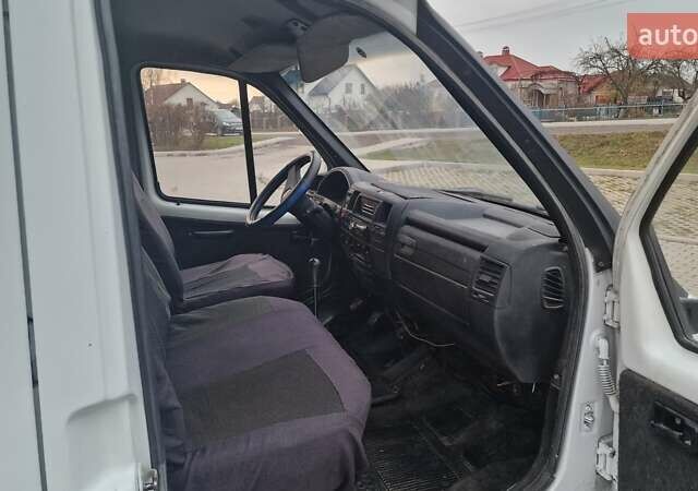 Белый ГАЗ 2752 Соболь, объемом двигателя 2.46 л и пробегом 214 тыс. км за 2200 $, фото 13 на Automoto.ua
