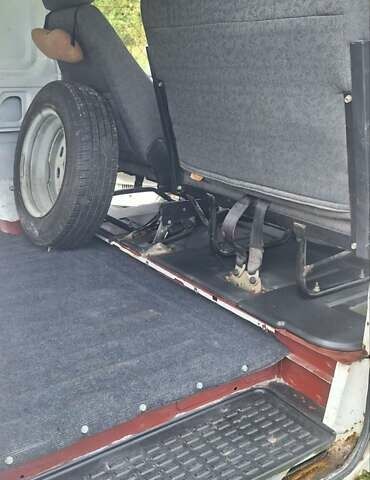 Белый ГАЗ 2752 Соболь, объемом двигателя 2.3 л и пробегом 88 тыс. км за 2300 $, фото 6 на Automoto.ua