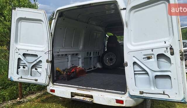 Белый ГАЗ 2752 Соболь, объемом двигателя 2.3 л и пробегом 88 тыс. км за 2300 $, фото 9 на Automoto.ua