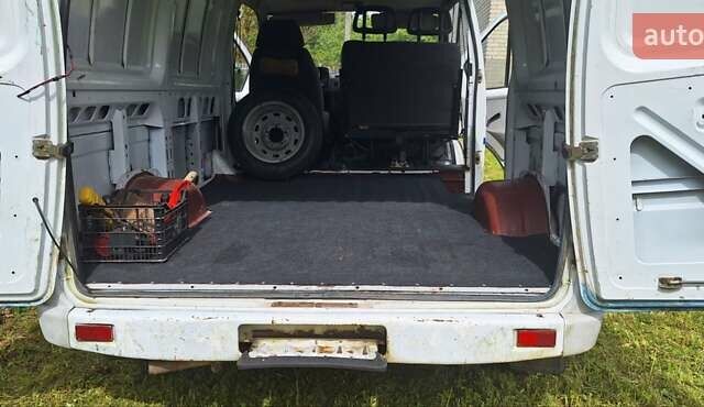 Белый ГАЗ 2752 Соболь, объемом двигателя 2.3 л и пробегом 88 тыс. км за 2300 $, фото 10 на Automoto.ua