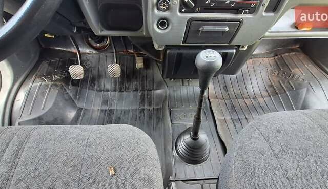 Белый ГАЗ 2752 Соболь, объемом двигателя 2.3 л и пробегом 88 тыс. км за 2300 $, фото 16 на Automoto.ua
