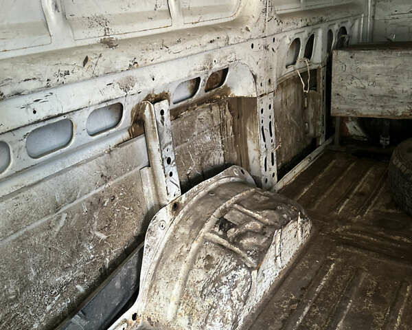 Белый ГАЗ 2752 Соболь, объемом двигателя 2.46 л и пробегом 256 тыс. км за 1499 $, фото 24 на Automoto.ua