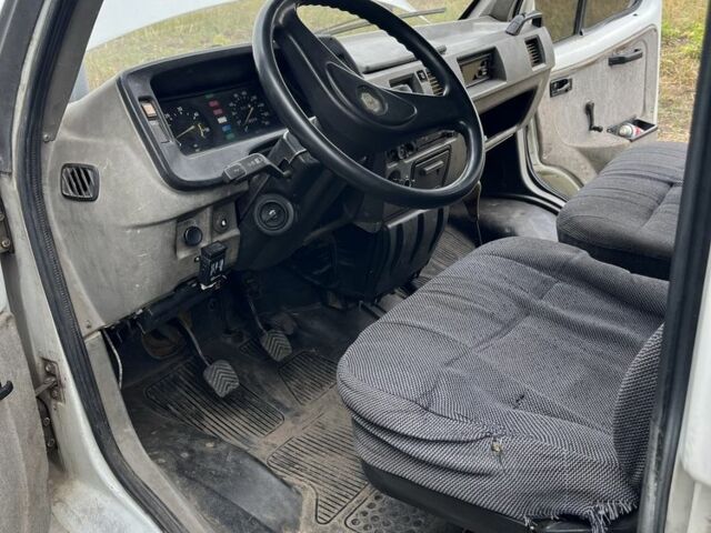 Белый ГАЗ 2752 Соболь, объемом двигателя 2.3 л и пробегом 1 тыс. км за 1700 $, фото 7 на Automoto.ua