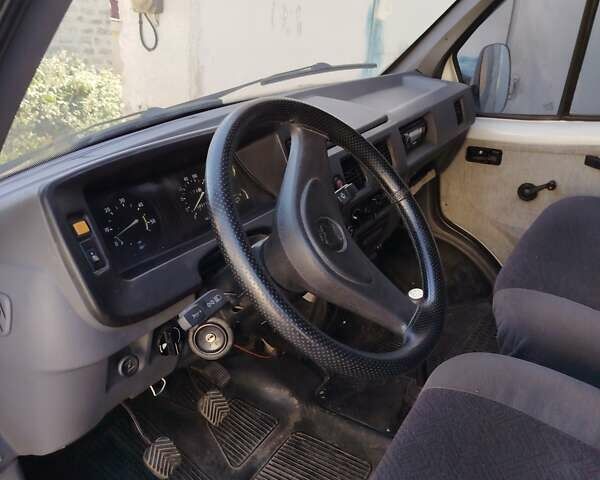 Белый ГАЗ 2752 Соболь, объемом двигателя 0 л и пробегом 68 тыс. км за 2200 $, фото 10 на Automoto.ua