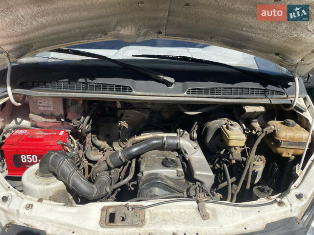 ГАЗ 2752 Соболь 2004 в Краснокутске на Automoto.ua Белый ГАЗ 2752 Соболь, объемом двигателя 2.14 л и пробегом 240 тыс. км за 2900 $, фото 4 на Automoto.ua