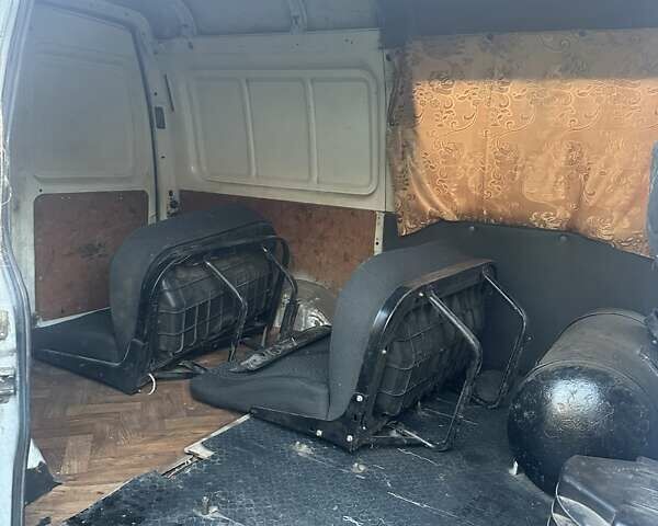 ГАЗ 2752 Соболь 2005 у Хороле на Automoto.ua Білий ГАЗ 2752 Соболь, об'ємом двигуна 0 л та пробігом 400 тис. км за 2000 $, фото 12 на Automoto.ua