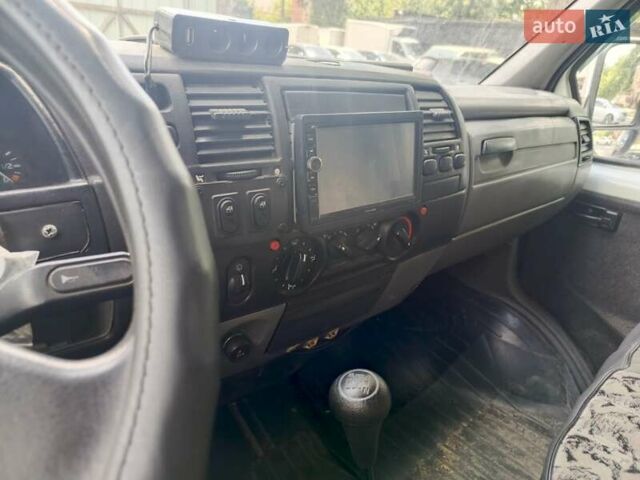 Белый ГАЗ 2752 Соболь, объемом двигателя 2.45 л и пробегом 244 тыс. км за 2999 $, фото 3 на Automoto.ua