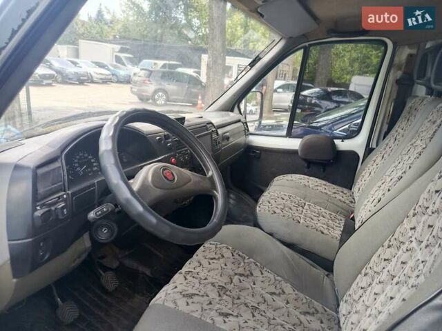 Белый ГАЗ 2752 Соболь, объемом двигателя 2.45 л и пробегом 244 тыс. км за 2999 $, фото 2 на Automoto.ua