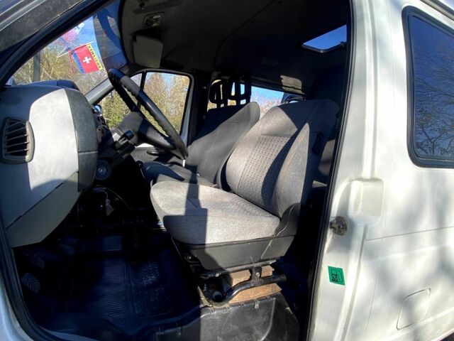 Белый ГАЗ 2752 Соболь, объемом двигателя 2.5 л и пробегом 230 тыс. км за 2600 $, фото 10 на Automoto.ua