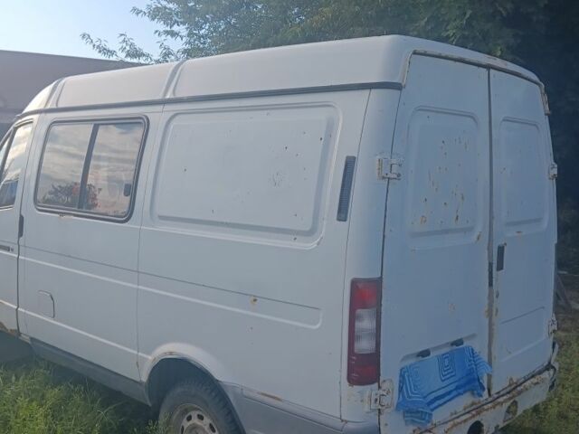 Белый ГАЗ 2752 Соболь, объемом двигателя 2.4 л и пробегом 193 тыс. км за 1700 $, фото 1 на Automoto.ua