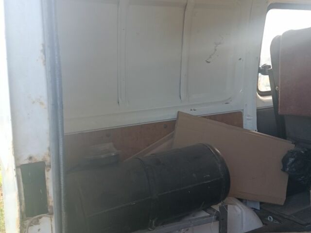 Белый ГАЗ 2752 Соболь, объемом двигателя 2.4 л и пробегом 193 тыс. км за 1700 $, фото 4 на Automoto.ua