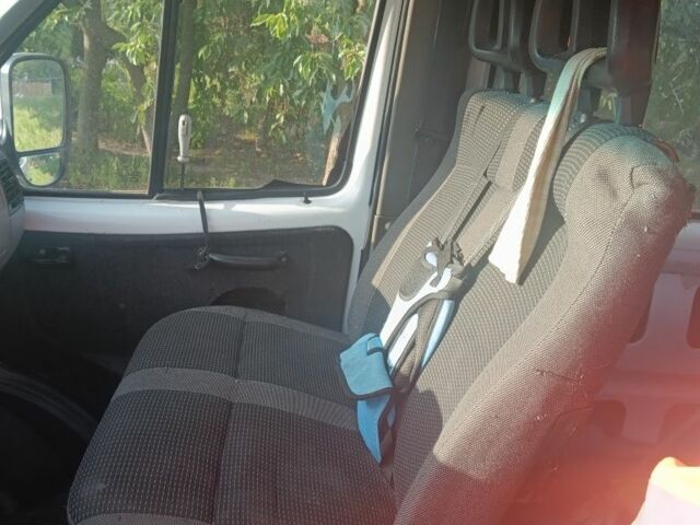 Белый ГАЗ 2752 Соболь, объемом двигателя 2.4 л и пробегом 193 тыс. км за 1700 $, фото 9 на Automoto.ua