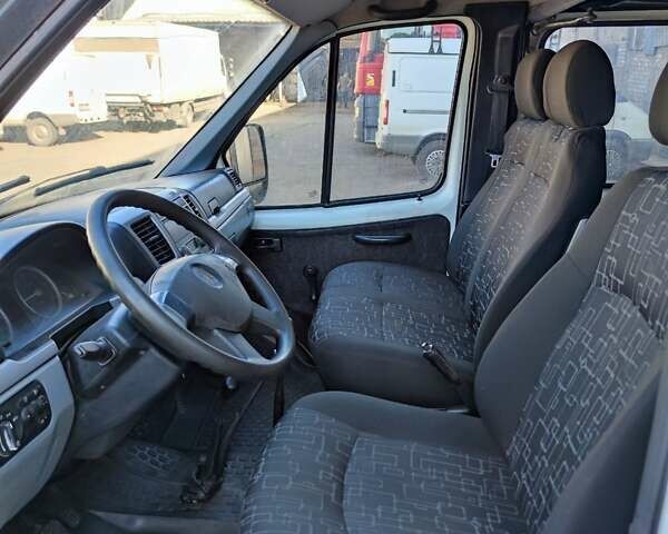 Белый ГАЗ 2752 Соболь, объемом двигателя 2.78 л и пробегом 172 тыс. км за 5500 $, фото 7 на Automoto.ua