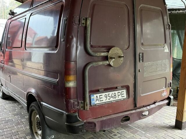 ГАЗ 2752 Соболь 2003 в Славянске на Automoto.ua Красный ГАЗ 2752 Соболь, объемом двигателя 2.3 л и пробегом 150 тыс. км за 1500 $, фото 2 на Automoto.ua