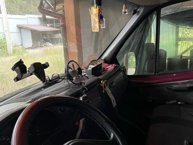 ГАЗ 2752 Соболь 2003 в Славянске на Automoto.ua Красный ГАЗ 2752 Соболь, объемом двигателя 2.3 л и пробегом 150 тыс. км за 1500 $, фото 3 на Automoto.ua