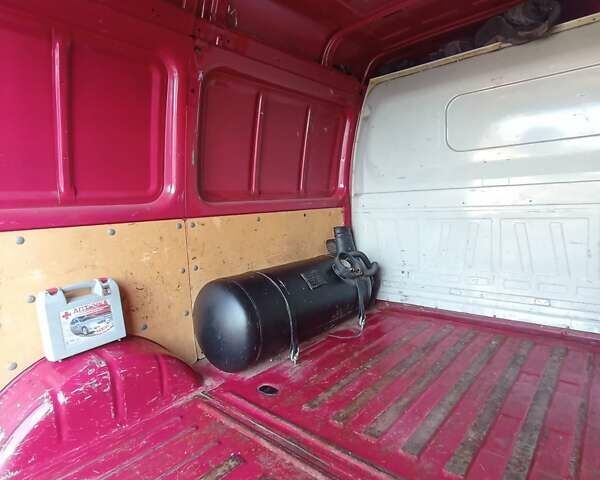 Красный ГАЗ 2752 Соболь, объемом двигателя 2.5 л и пробегом 130 тыс. км за 1700 $, фото 2 на Automoto.ua