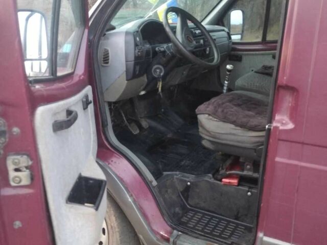 Красный ГАЗ 2752 Соболь, объемом двигателя 0 л и пробегом 175 тыс. км за 1430 $, фото 4 на Automoto.ua