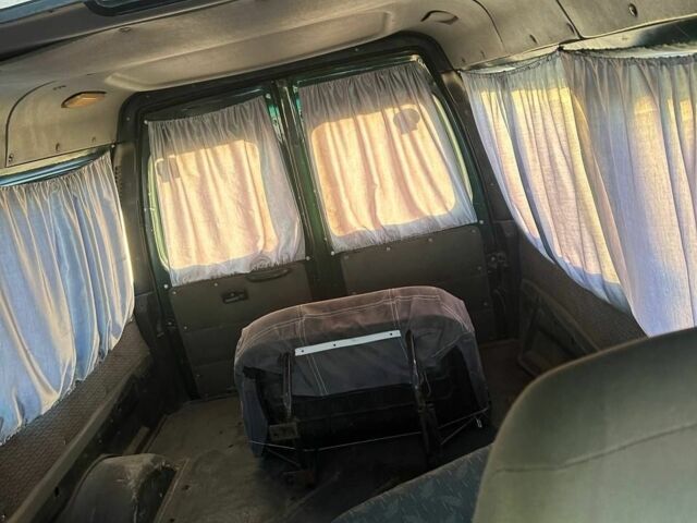 Зеленый ГАЗ 2752 Соболь, объемом двигателя 2.3 л и пробегом 200 тыс. км за 900 $, фото 4 на Automoto.ua