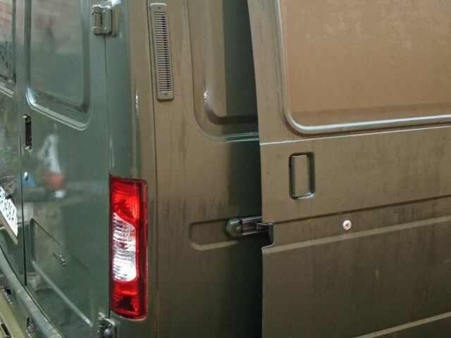 Зелений ГАЗ 2752 Соболь, об'ємом двигуна 2.7 л та пробігом 130 тис. км за 1360 $, фото 18 на Automoto.ua