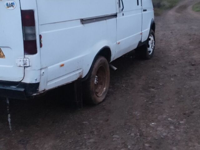 Білий ГАЗ 2818 Газель, об'ємом двигуна 2 л та пробігом 300 тис. км за 1926 $, фото 1 на Automoto.ua