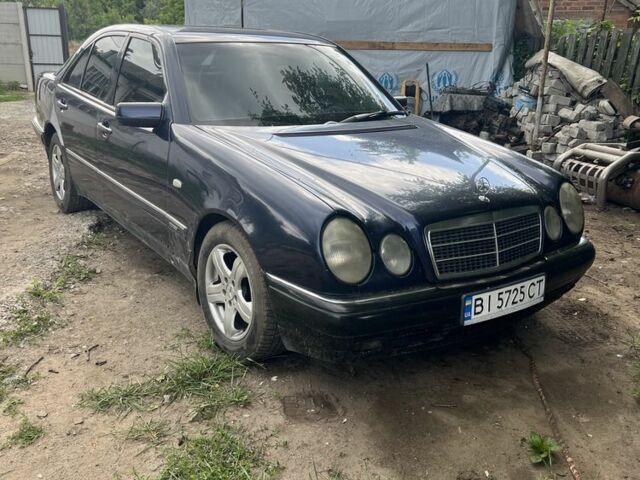 Белый ГАЗ 3102 Волга, объемом двигателя 2.3 л и пробегом 300 тыс. км за 2600 $, фото 2 на Automoto.ua