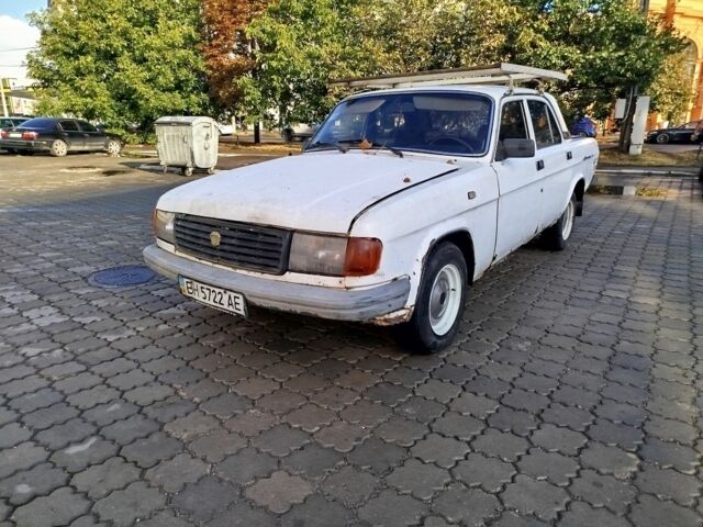 Белый ГАЗ 3102 Волга, объемом двигателя 2 л и пробегом 500 тыс. км за 550 $, фото 1 на Automoto.ua