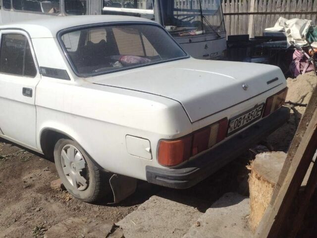 Белый ГАЗ 3102 Волга, объемом двигателя 2 л и пробегом 75 тыс. км за 550 $, фото 2 на Automoto.ua