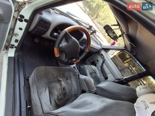 Білий ГАЗ 3102 Волга, об'ємом двигуна 2.4 л та пробігом 145 тис. км за 557 $, фото 2 на Automoto.ua