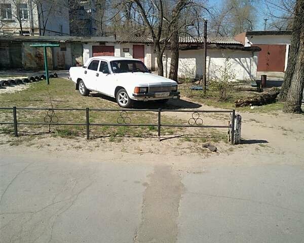 Белый ГАЗ 3102 Волга, объемом двигателя 2.5 л и пробегом 314 тыс. км за 3000 $, фото 13 на Automoto.ua
