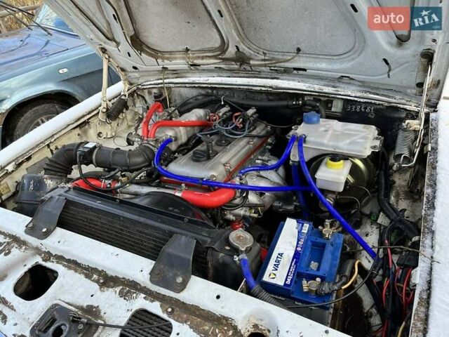 Белый ГАЗ 3102 Волга, объемом двигателя 2.5 л и пробегом 314 тыс. км за 3000 $, фото 3 на Automoto.ua