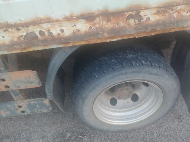 Белый ГАЗ 3102 Волга, объемом двигателя 2.5 л и пробегом 300 тыс. км за 1800 $, фото 3 на Automoto.ua