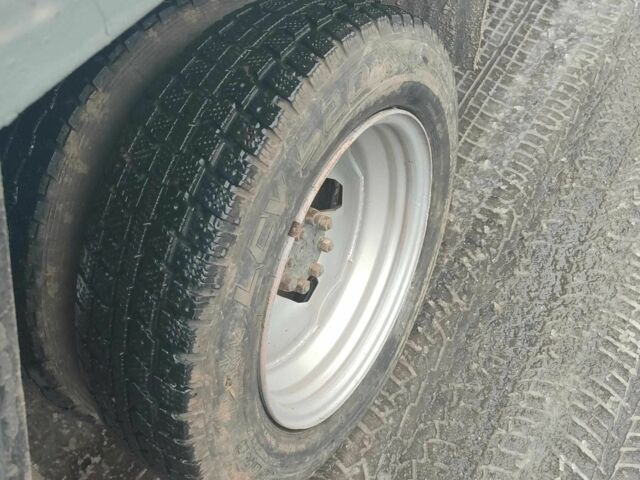 Серый ГАЗ 3102 Волга, объемом двигателя 2.45 л и пробегом 180 тыс. км за 1000 $, фото 4 на Automoto.ua