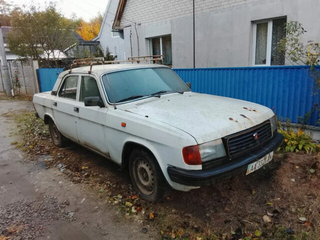 Белый ГАЗ 31029 Волга, объемом двигателя 2.4 л и пробегом 200 тыс. км за 479 $, фото 2 на Automoto.ua
