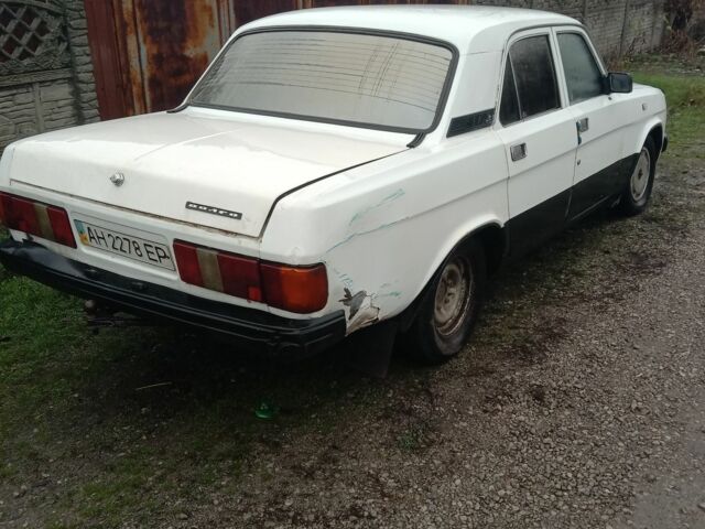 Белый ГАЗ 31029 Волга, объемом двигателя 2.3 л и пробегом 295 тыс. км за 594 $, фото 2 на Automoto.ua