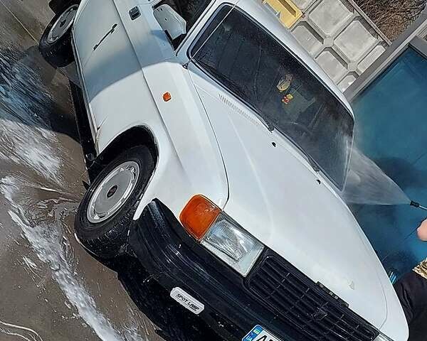 Белый ГАЗ 31029 Волга, объемом двигателя 2.4 л и пробегом 569 тыс. км за 700 $, фото 3 на Automoto.ua