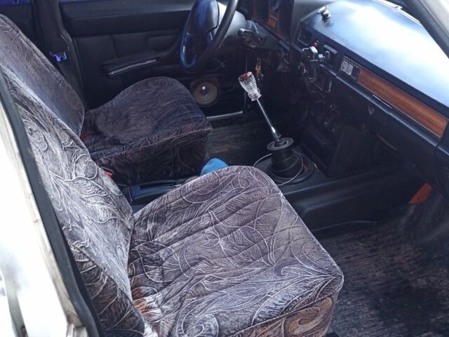 Білий ГАЗ 31029 Волга, об'ємом двигуна 2.4 л та пробігом 180 тис. км за 426 $, фото 3 на Automoto.ua