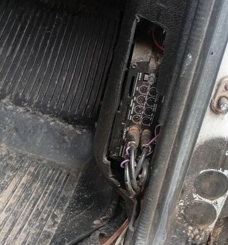 Білий ГАЗ 31029 Волга, об'ємом двигуна 2.4 л та пробігом 20 тис. км за 1111 $, фото 7 на Automoto.ua