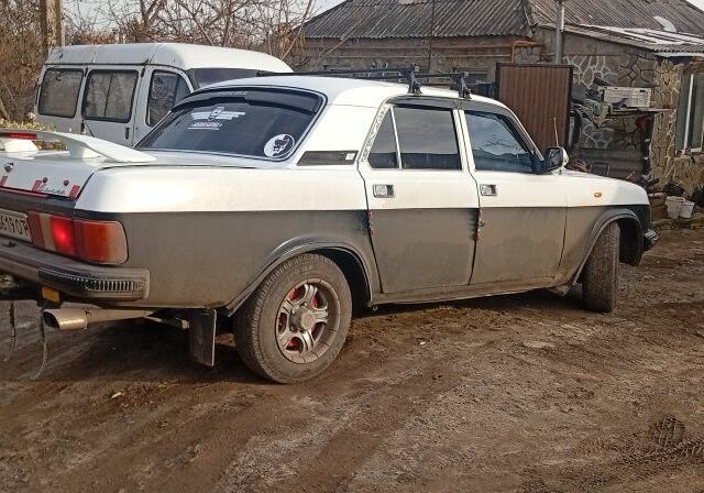 Білий ГАЗ 31029 Волга, об'ємом двигуна 2.4 л та пробігом 20 тис. км за 1111 $, фото 2 на Automoto.ua