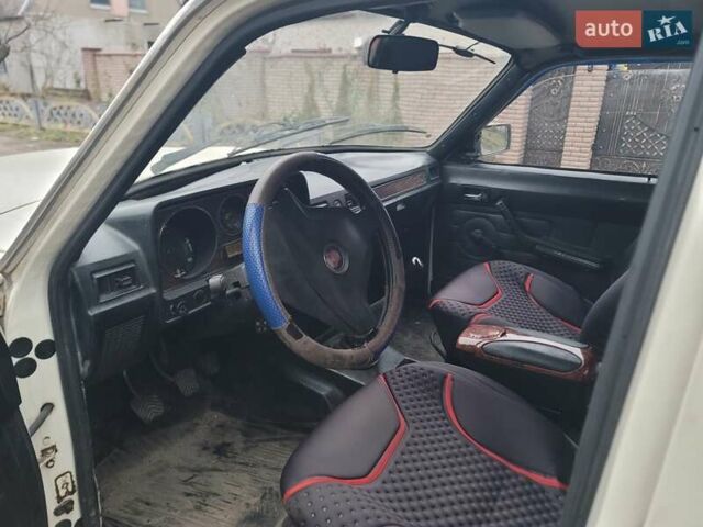 Белый ГАЗ 31029 Волга, объемом двигателя 2.4 л и пробегом 96 тыс. км за 600 $, фото 13 на Automoto.ua