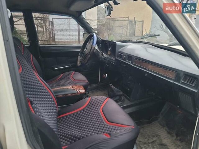 Белый ГАЗ 31029 Волга, объемом двигателя 2.4 л и пробегом 96 тыс. км за 600 $, фото 9 на Automoto.ua