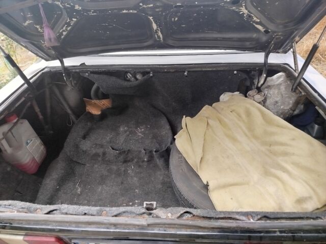 Чорний ГАЗ 31029 Волга, об'ємом двигуна 2.4 л та пробігом 395 тис. км за 850 $, фото 3 на Automoto.ua