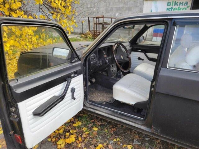 Черный ГАЗ 31029 Волга, объемом двигателя 2.4 л и пробегом 300 тыс. км за 953 $, фото 2 на Automoto.ua