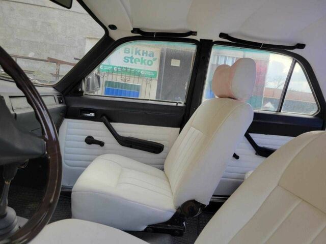 Черный ГАЗ 31029 Волга, объемом двигателя 2.4 л и пробегом 300 тыс. км за 953 $, фото 4 на Automoto.ua